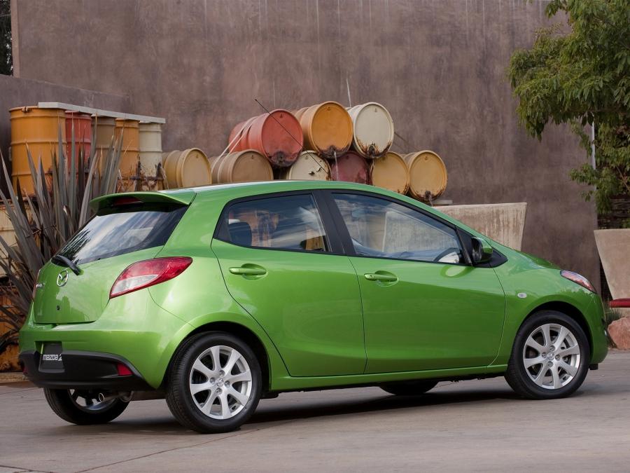  Mazda2 2010 года  (US) (фото 47 из 53)